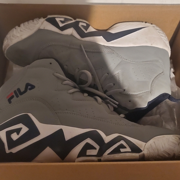 Fila shoes - Picture 2 of 2